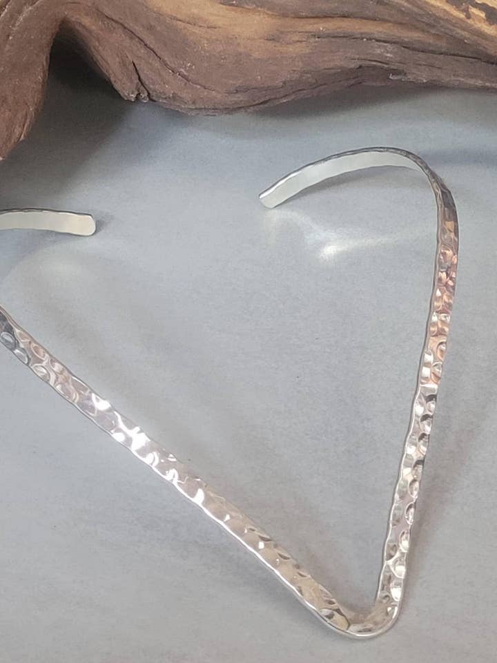 Silver hammered choker necklace: Silver bohemian jewellery for wholesale by Laboheme