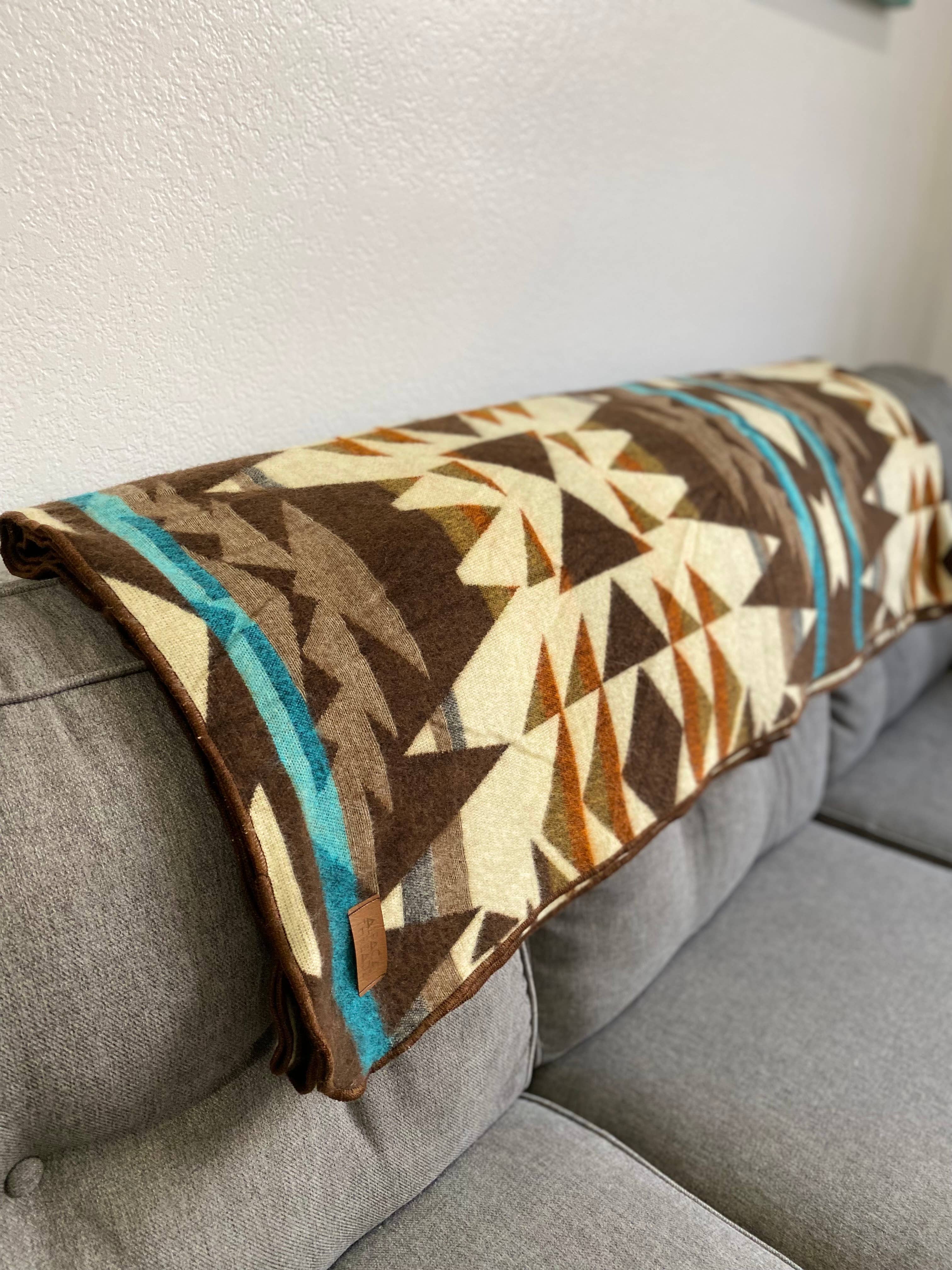 Alpaca Threadz - Wholesale Throw Blanket - Andean Alpaca Wool Blanket - Cowboy3