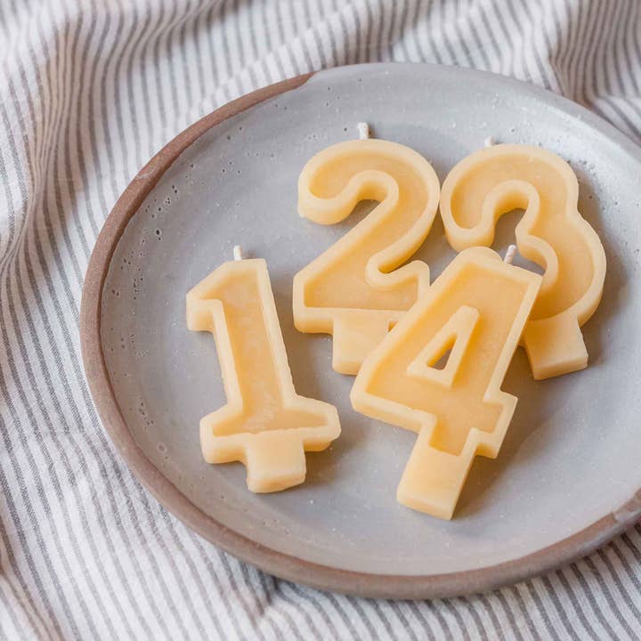 Bougies d'anniversaire en cire d'abeille - Décoration de gâteau - Respectueux de l'environnement pour la vente par Eastvan bees