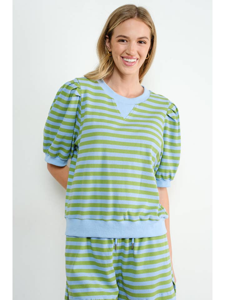 Promise LA – Großhandel Sweatshirt – Damen – Sweatshirt mit farbigem Streifen und Puffärmeln im Resort-Stil6