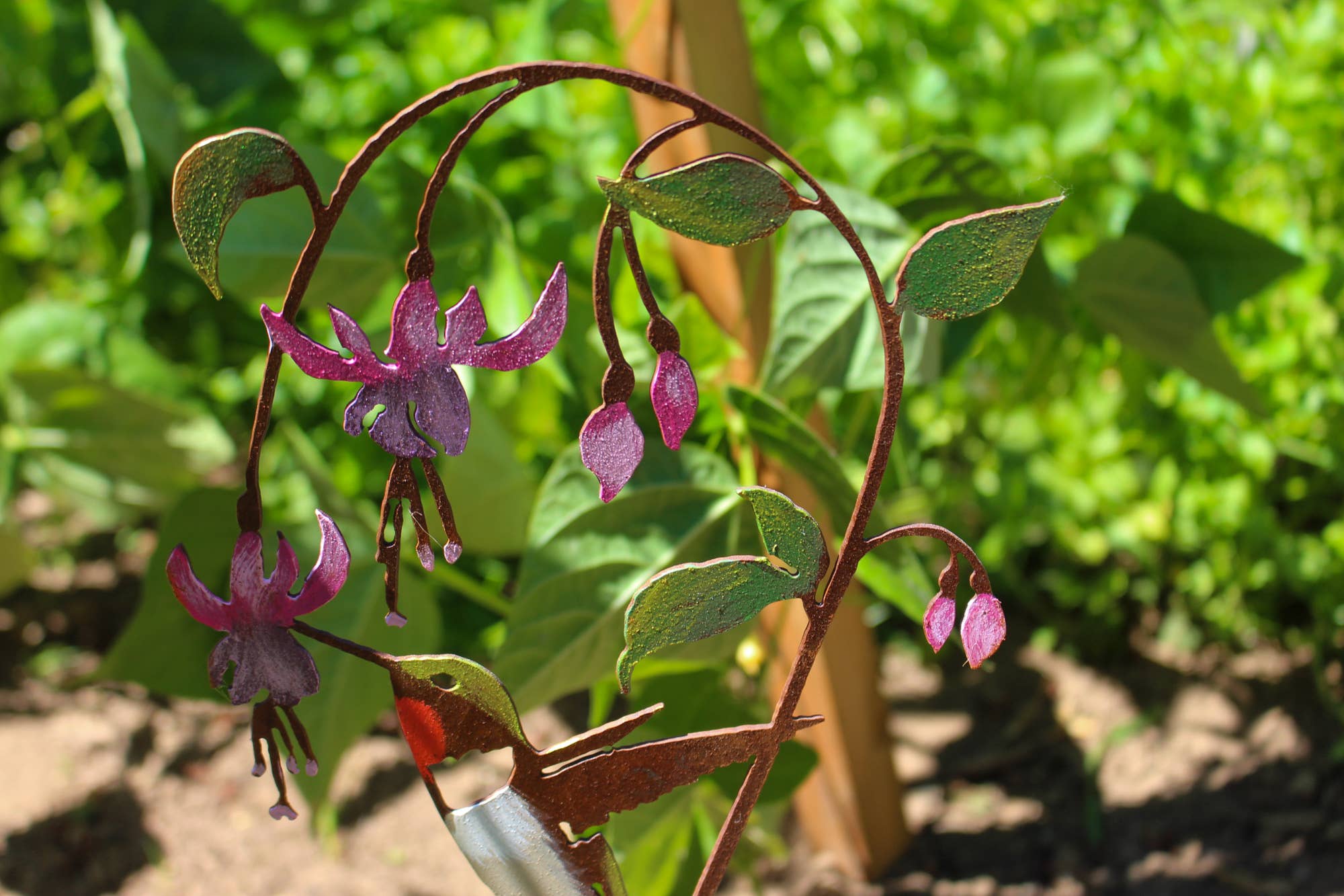 Elegant Garden Design - Wholesale Garden/Lawn Stake - Hummingbird on Fuchsia Pick -Painted6