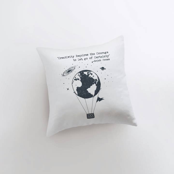UniikPillows – wholesale Prydnadskuddfodral – Kreativitet kräver mod att släppa säkerhet Kuddfodral | Varmluftballong Kudde | Berömda citat | Motiverande citat | Room Decor