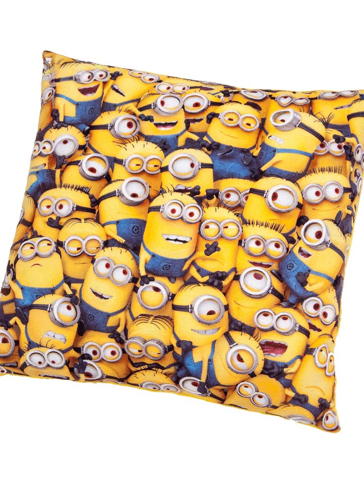 MINIONS CUSHION/PLUSH GROUP 36X36 CM for wholesale by Joy Toy