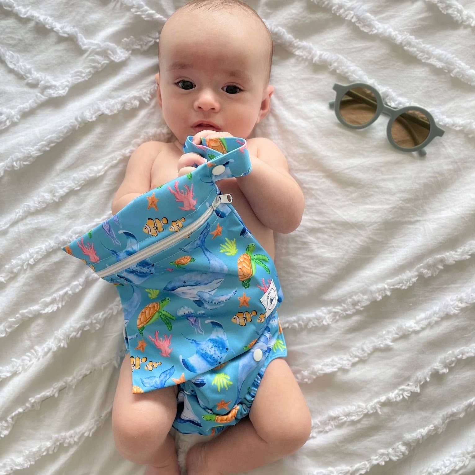 Little E & Co - Venta al por mayor Pañales de natación - Bebés - PAÑAL DE NATACIÓN REUTILIZABLE Y MINI BOLSA IMPERMEABLE ~ OCÉANO1