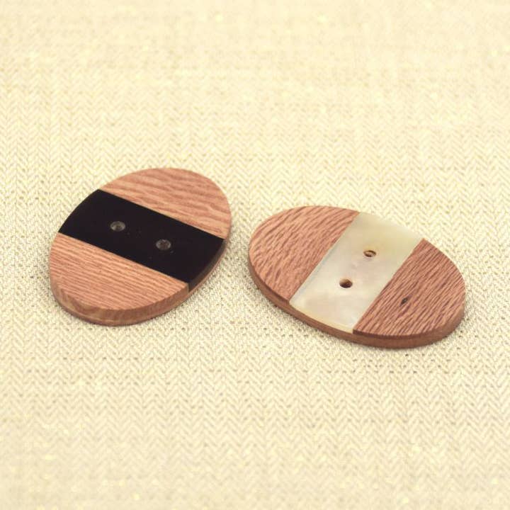 LA DROGUERIE - Wholesale Drukknoop/naaiknoop - Knop "Exotisch ovaal hout + parelmoer" 35 x 24 mm1