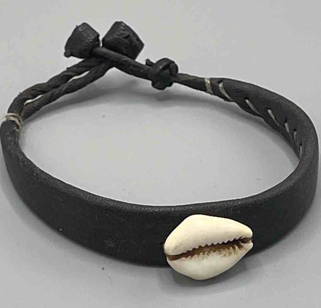 The Niger Bend - Wholesale Bangle Bracelet - Single Cowrie Shell Solid Color Leather Clasp Bracelet - Mali6