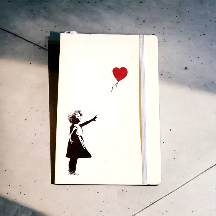 URBAN.ITY SRL - Vendita all'ingrosso Quaderni - Banksy A5 Soft-Touch Notebook - Girl with Red Balloon
