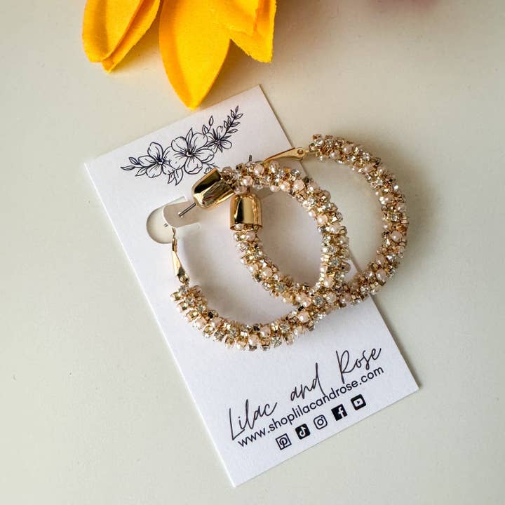Rhinestone Pearl Circle Hoop-örhängen för wholesale av Lilac and Rose
