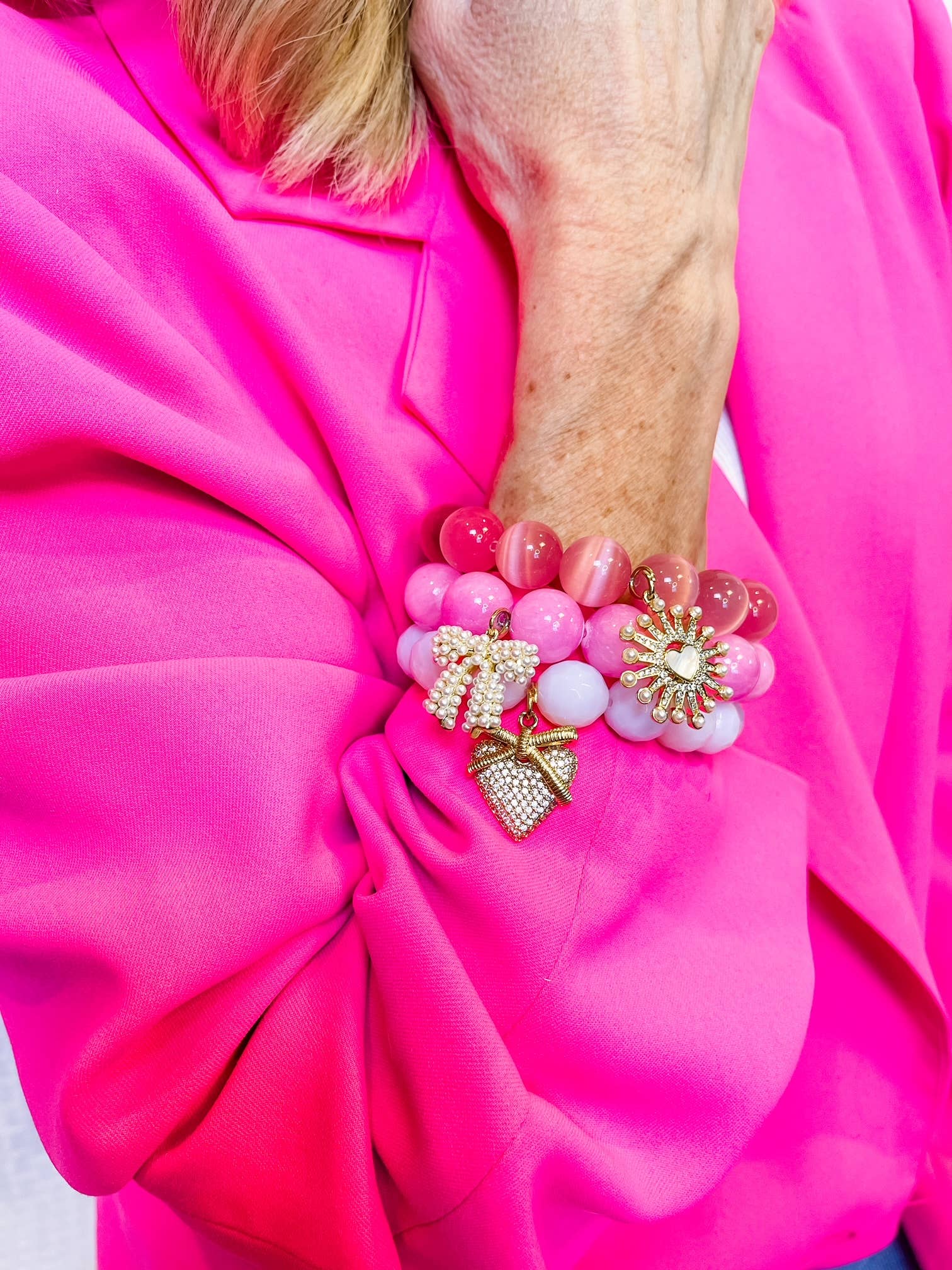 PowerBeads by jen - Wholesale Armband met kralen - Witte Calciet met Gouden Kraal Omringd Bol Hart1