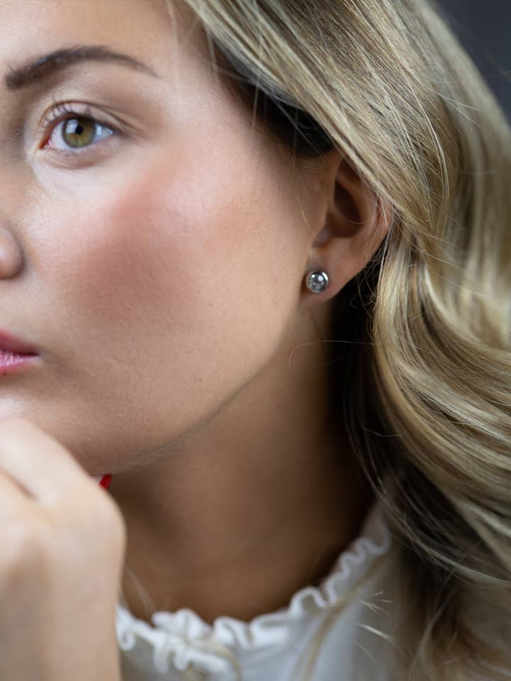 Sigrid per la vendita all'ingrosso da parte di Coal and Honey