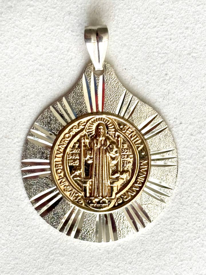 Hanger met Sint-Benedictusmedaille zilver 925 en goud 10k - 35 mm voor wholesale door QURI