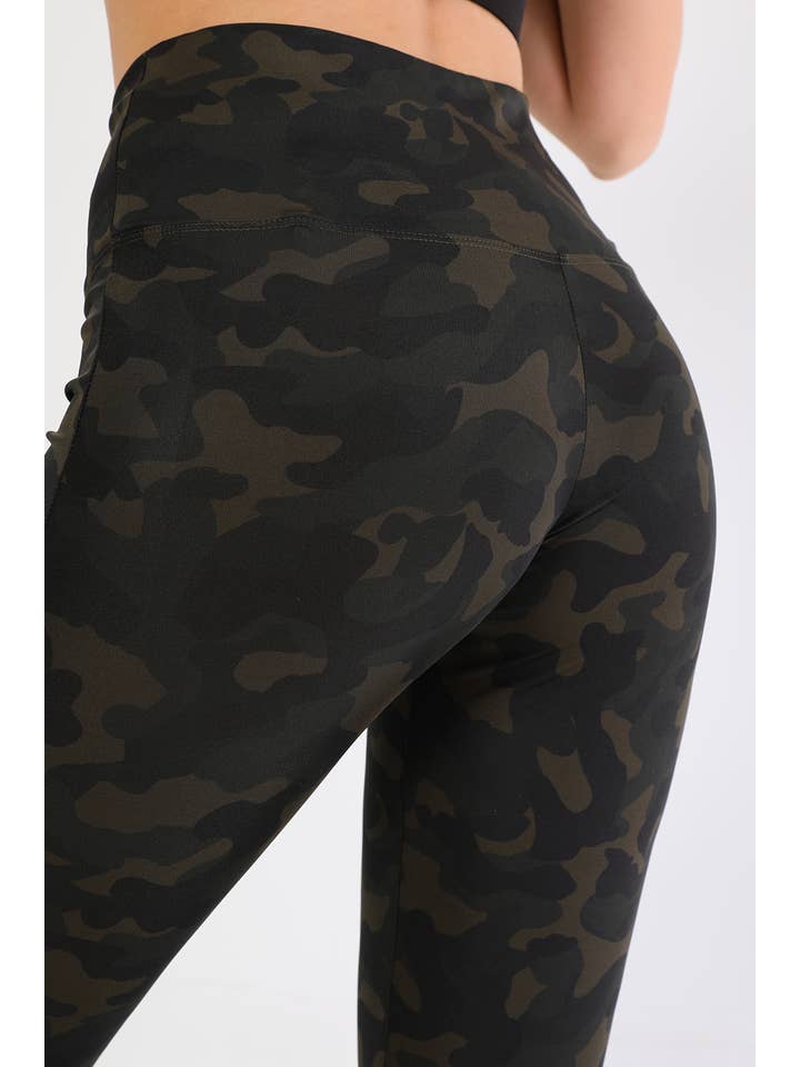 CM FASHION - Vendita all'ingrosso Leggings sportivi/loungewear - Donna - 00270 LEGGINGS MIMETICI VERDI A VITA ALTA