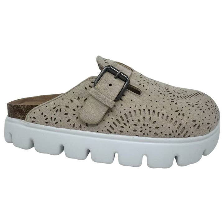 LULU - Women's slip on mule delivers edgy style
for wholesale by Very G