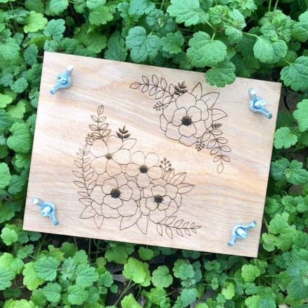 Blumenkranz gemustert Lasergravur Erbstück Blumenpresse für den Großhandel von Bulldog Twins