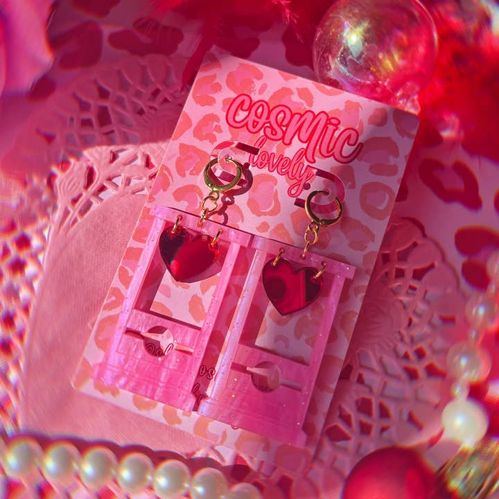 Cosmic lovely – Großhandel Ohrhänger – Hübsche Guillotine-Ohrringe in Herzform in Rosa0