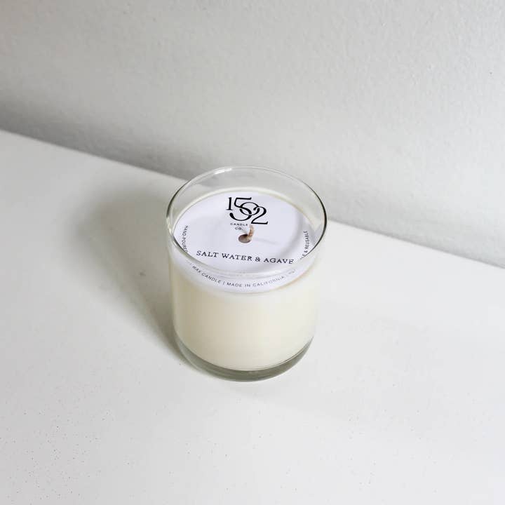 Bougie en cire de soja minimaliste Salt Water & Agave pour la vente par 1502 Candle Co.