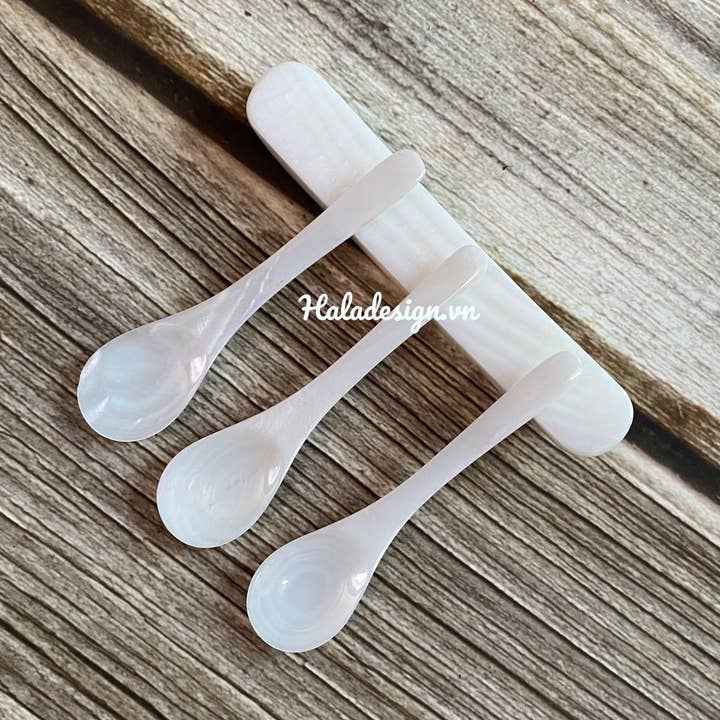 Hala Design - Wholesale Table Spoon (Cutlery) - Custom Mother of Pearl Caviar Spoon3