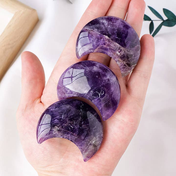 Moon Rituals - Wholesale Spiritual stone/crystal - Natural Dream Amethyst Moon - 4-5cm - Lunar Serenity0