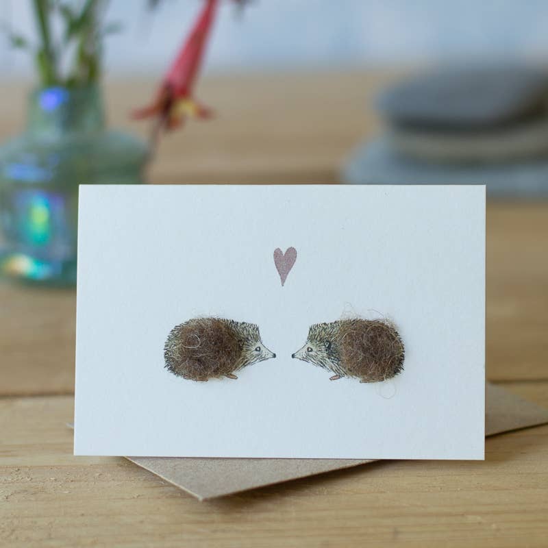 Papersheep UK - Wholesale Love Card - Hedgehogs in Love Mini Card with Wool | 3D Greeting Card1
