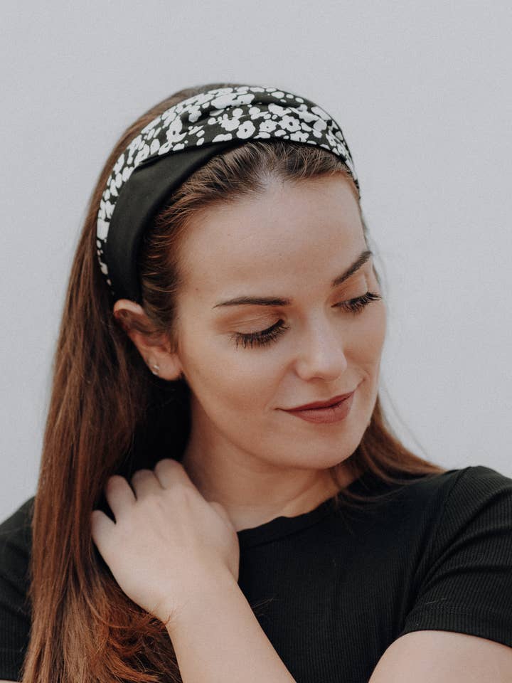 Hoofdband met witte tulband voor wholesale door Nuevemi