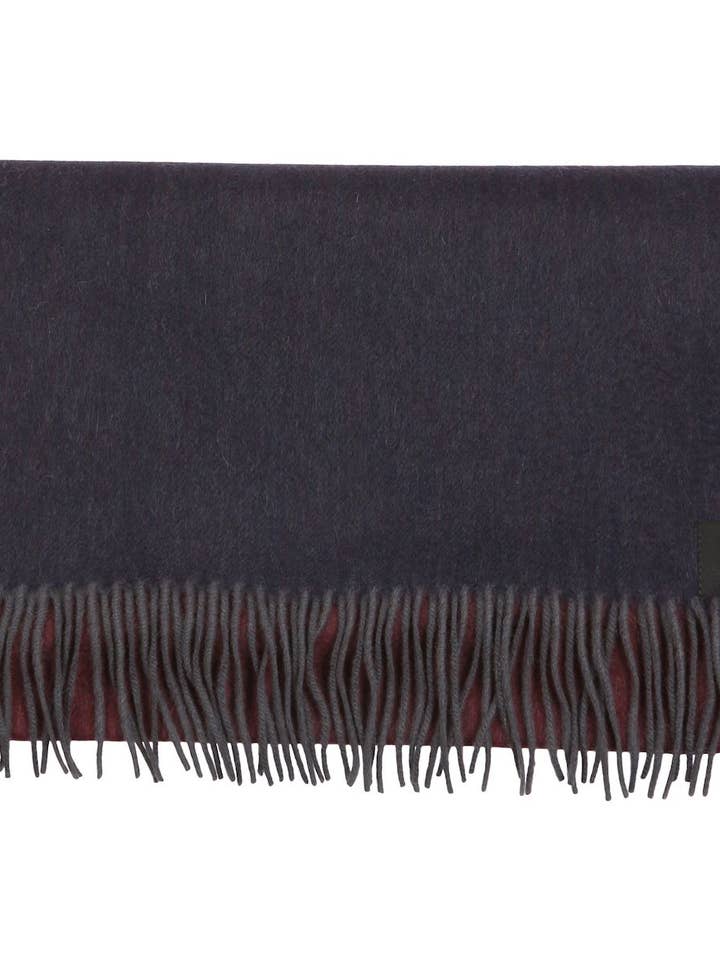 Écharpe London en violet Degrade (unisexe) pour la vente par Adeela Salehjee