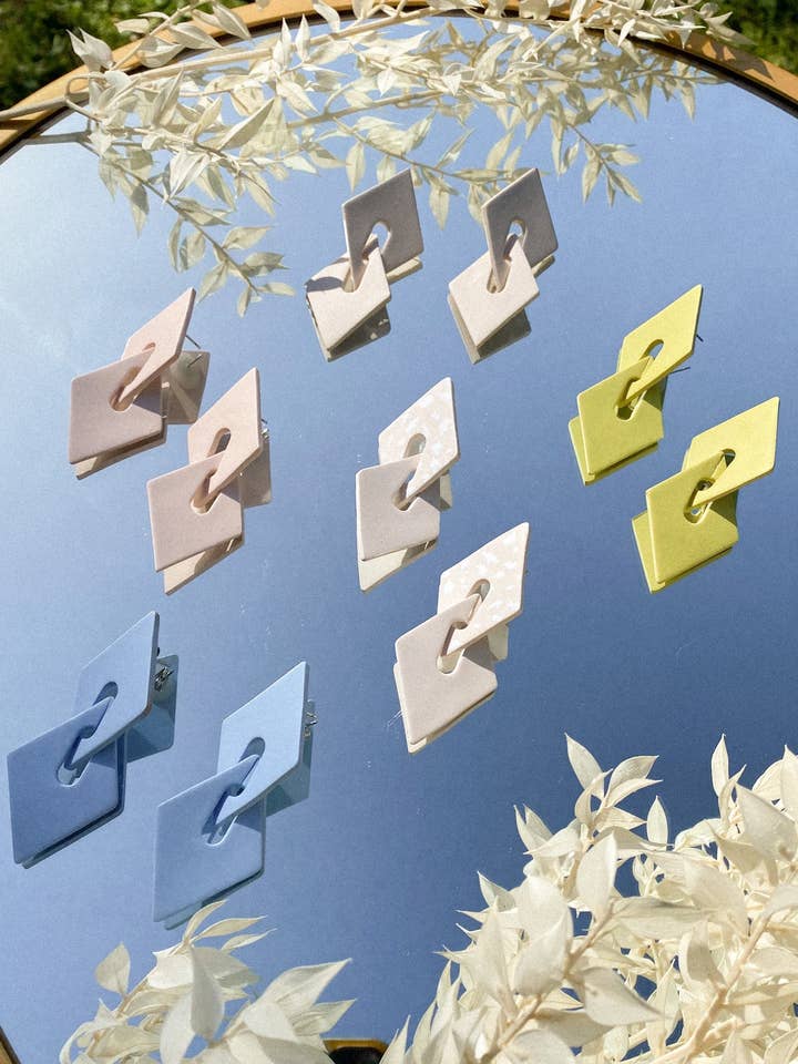 Leona en plusieurs couleurs pour la vente par Corvega Clay Goods