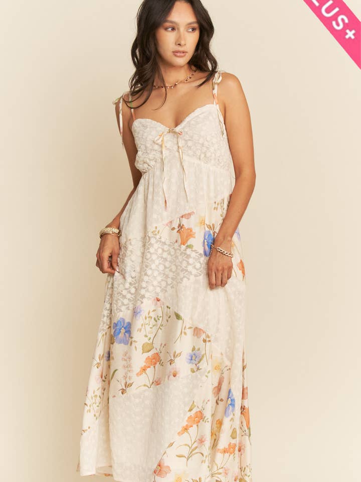 PLUS MAKSISLIPKJOLE MED FLORALE BLONDESTOFSDETALJER for engroshandel hos Davi & Dani