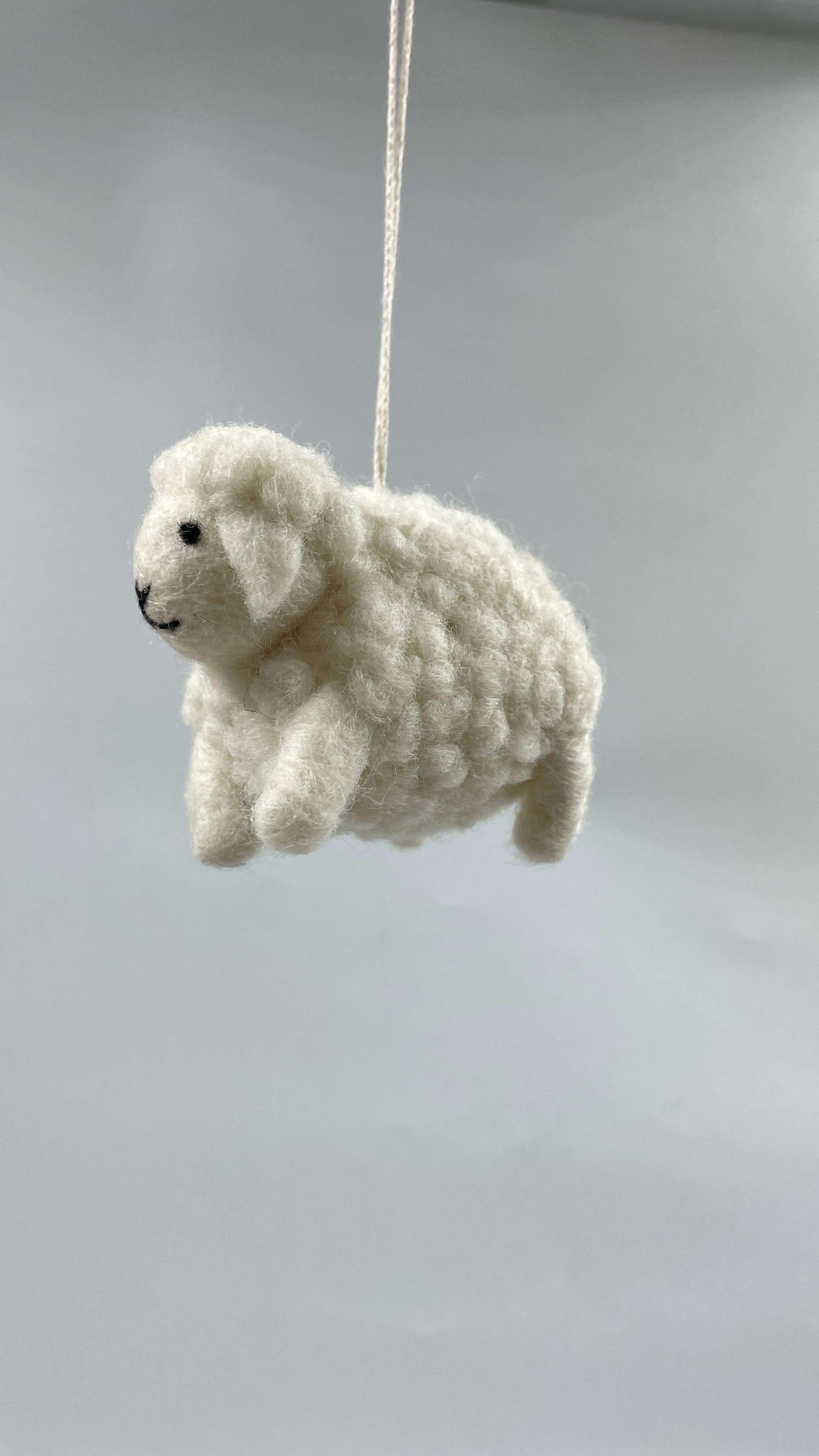 Funky Yak Ltd – wholesale Prydnad – Dekorationer/Ornament av Får i Filt3