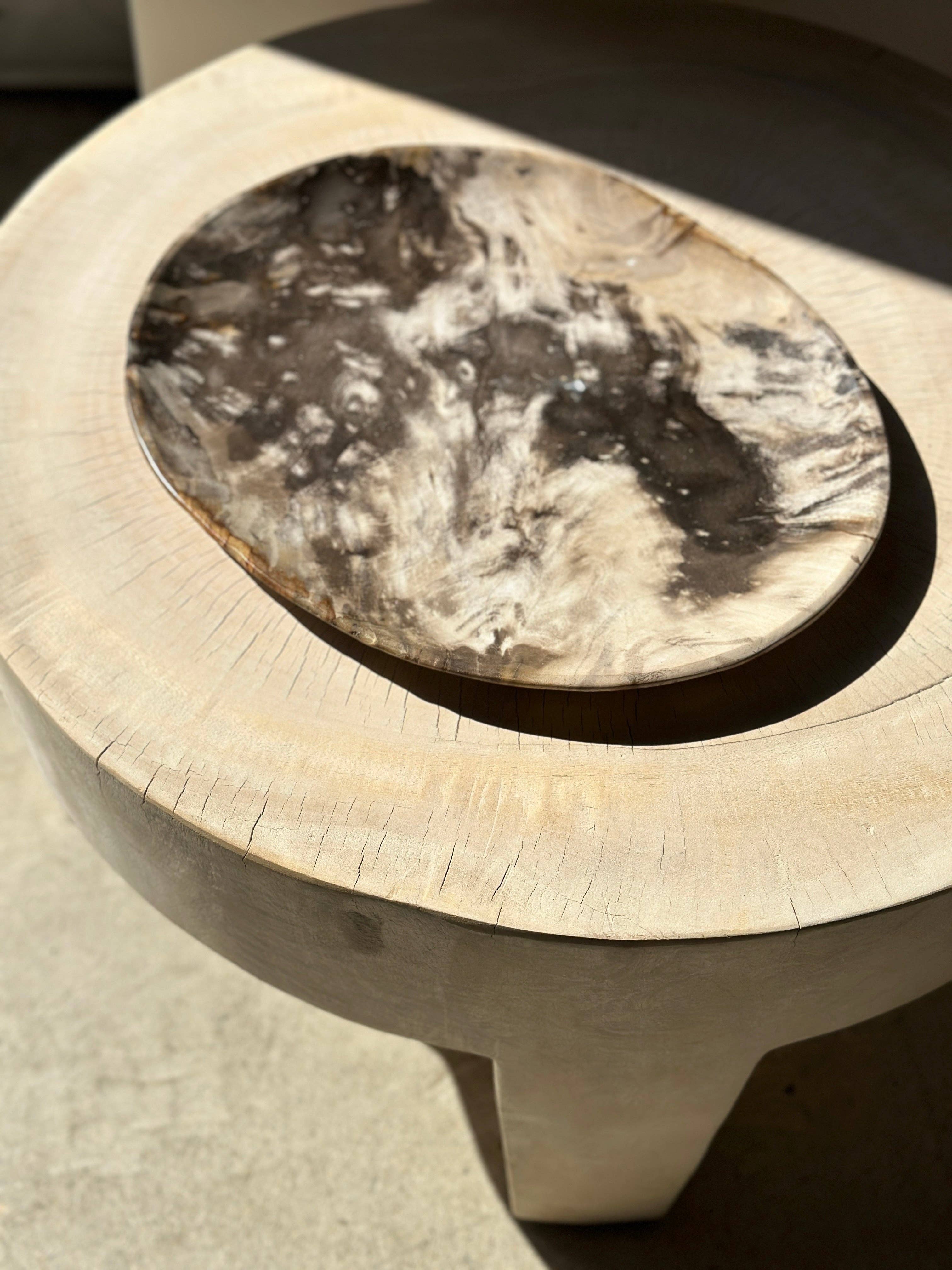 Office Objets - Vente Assiettes/plats/bols de décoration - Très grand vide poche ou plat en bois pétrifié36