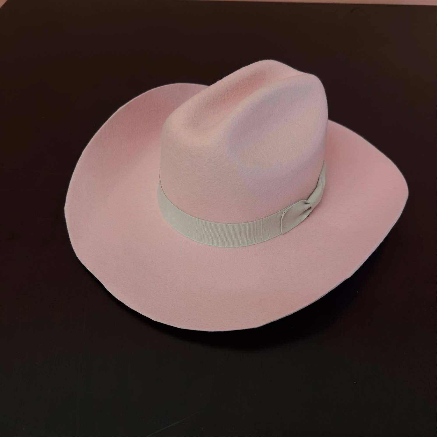 Queens INC – wholesale Cowboy Hat – Women’s –  Australian Wool Cattleman Cowboy Hat With Ribbon 
16