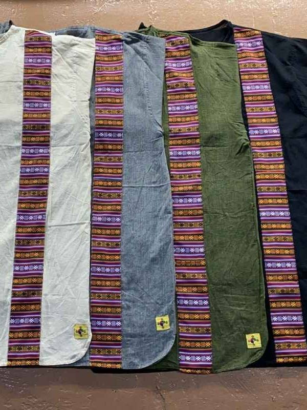 Tunique unisexe à col en V, lot de 5, unie pour la vente par Katmandu Trading Co.