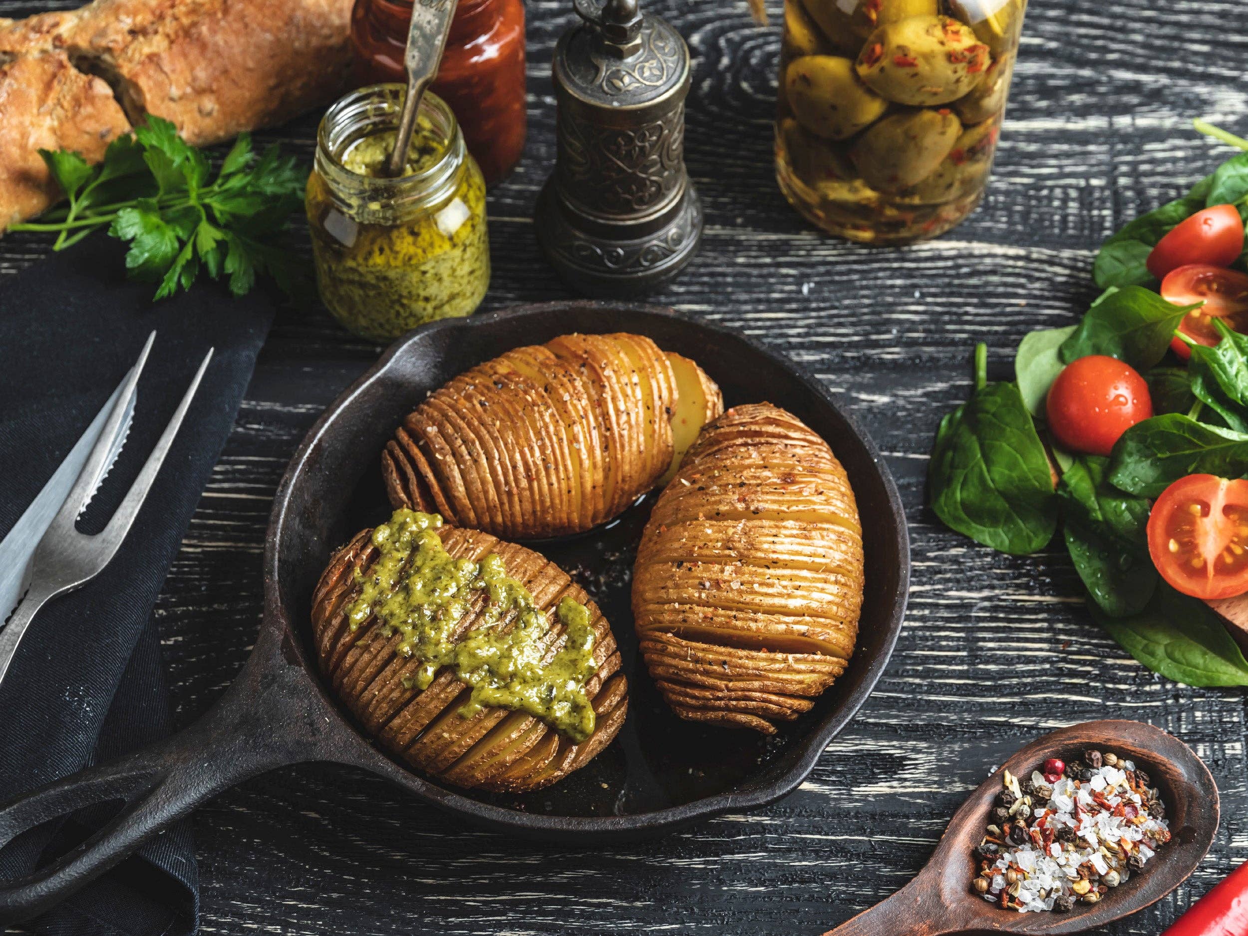 Crucible Cookware - Wholesale Cast Iron Skillet - 6"-Inch (15 cm) Cast Iron Skillet Set of 2 + Potholders8