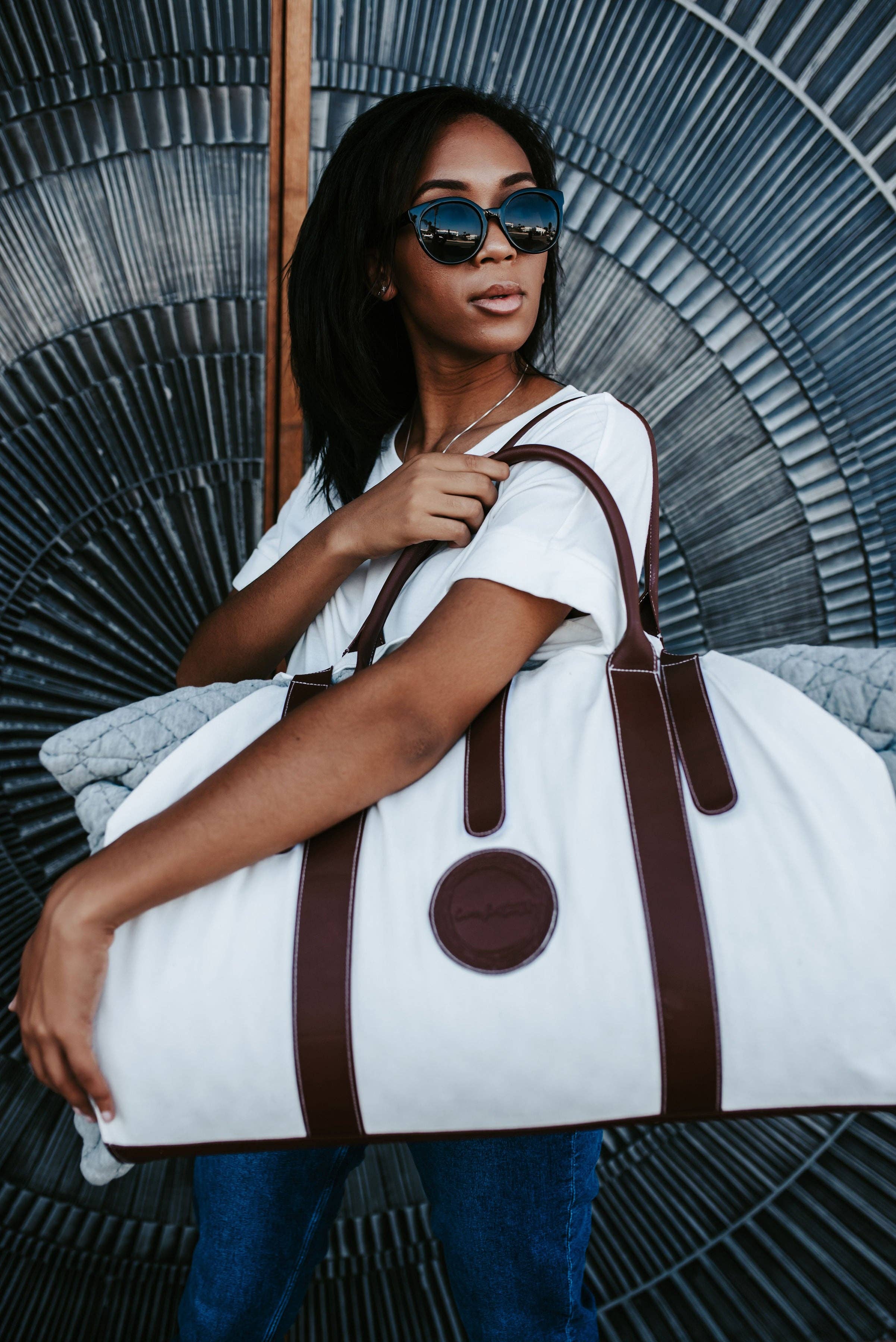 ComfiNest - Wholesale Nursing Pillow/Pad - Maternity - Organic ComfiNest Pillow + Carry-Tote2