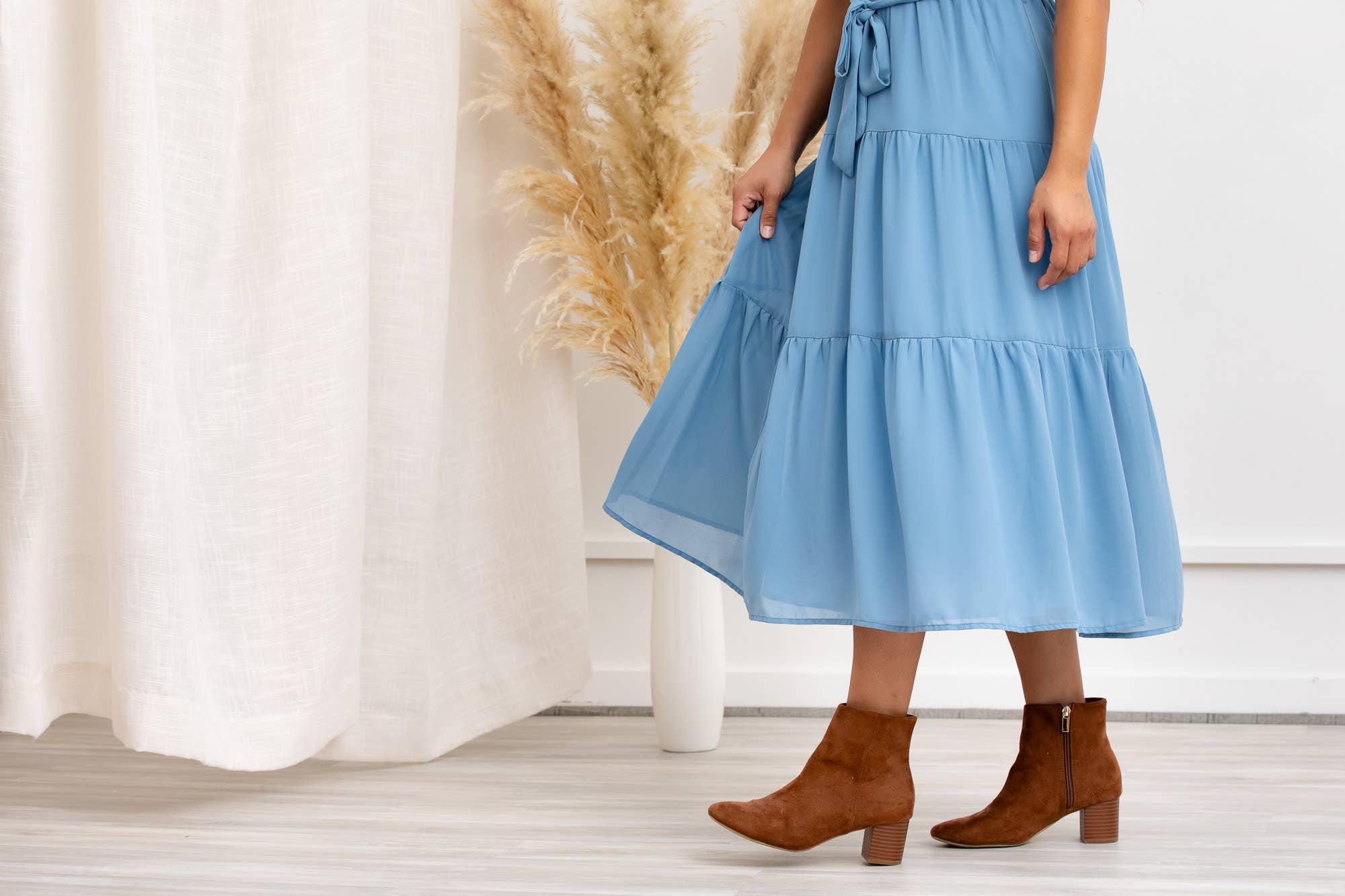 Peony Alley - Vendita all'ingrosso Vestito - Donna - Abito midi tinta unita color ambra18