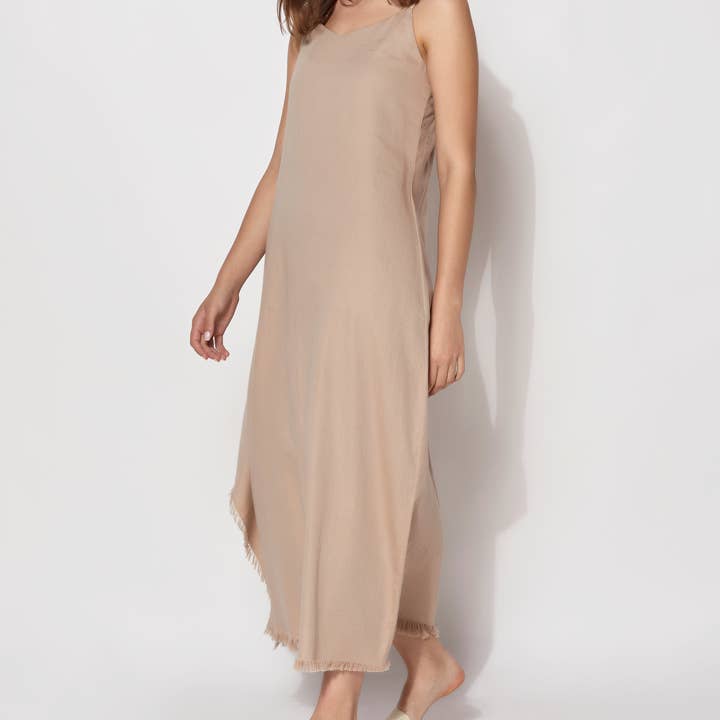 Abito Gaia con frange per la vendita all'ingrosso da parte di ANJUM KHAN