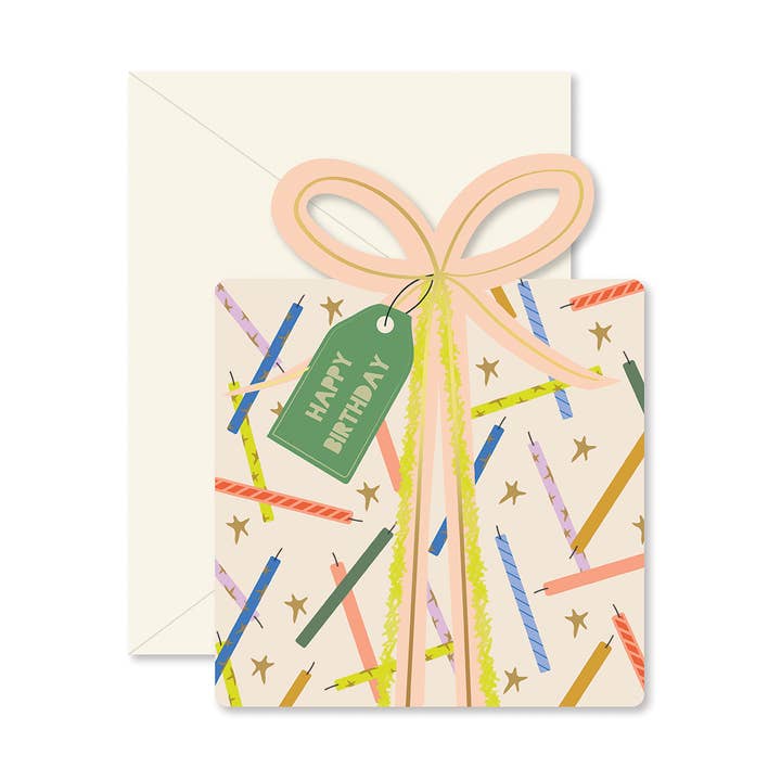 Ginger P. Designs - Vente Cartes d'anniversaire - Carte pliée découpée avec chandelles en forme d'étoile pour anniversaire0