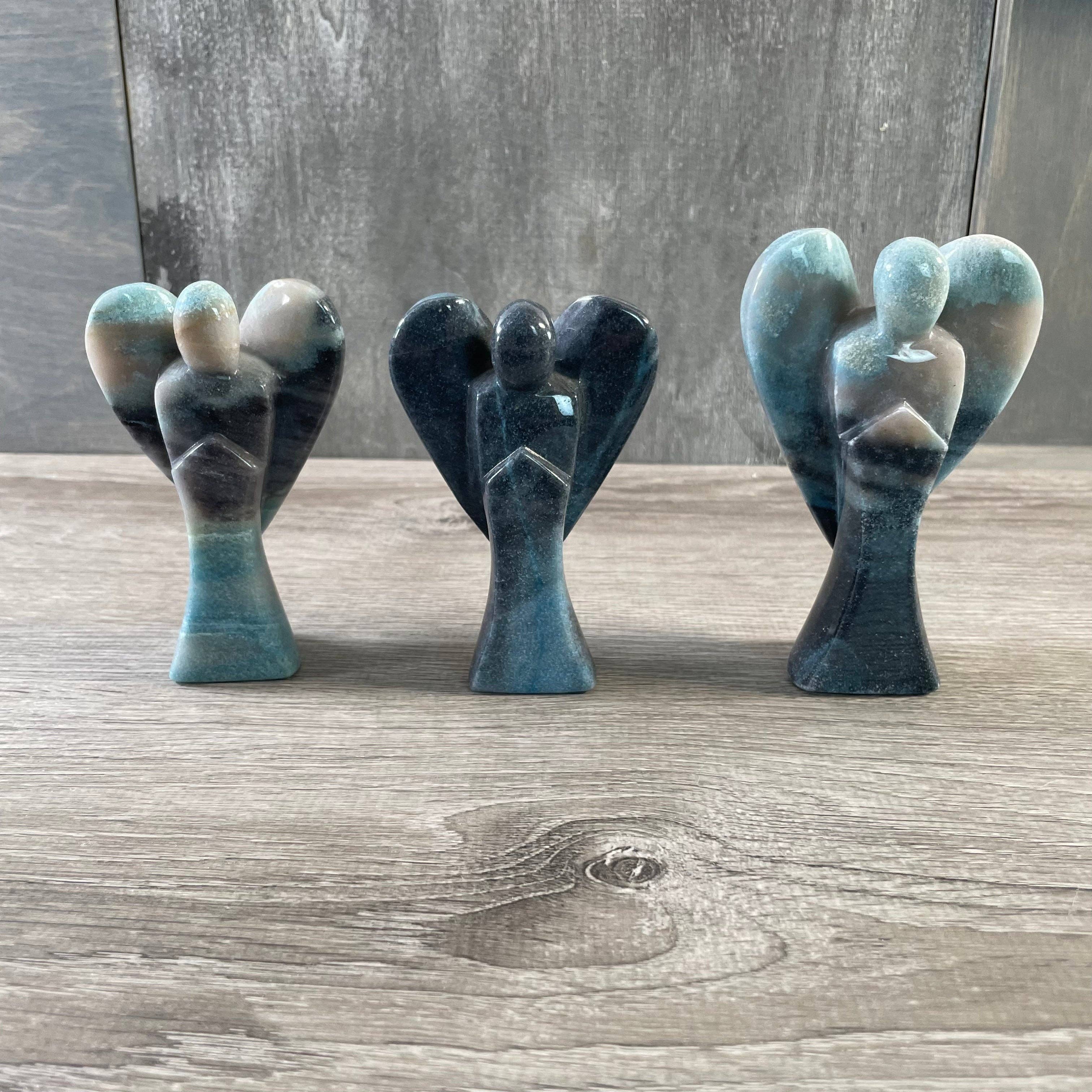 Keystone Crystals - Vente Pierre et cristal de spiritualité - Lot de 3 grandes figurines d'anges en pierres précieuses sculptées8