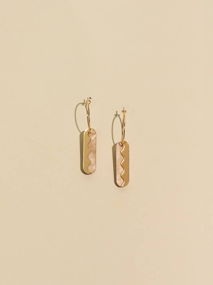 Suni Hoops- Beige Tan Goud Gevulde Statement Oorbellen voor wholesale door Moon-Seed