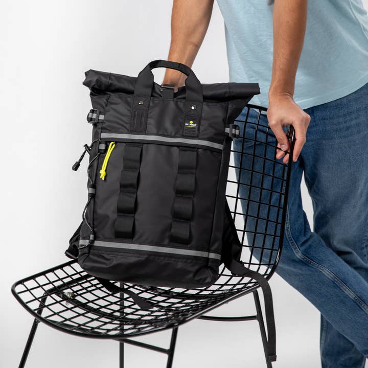 BILLYBELT - Wholesale Backpack - Unisex - Roll-top waterproof backpack - Black1