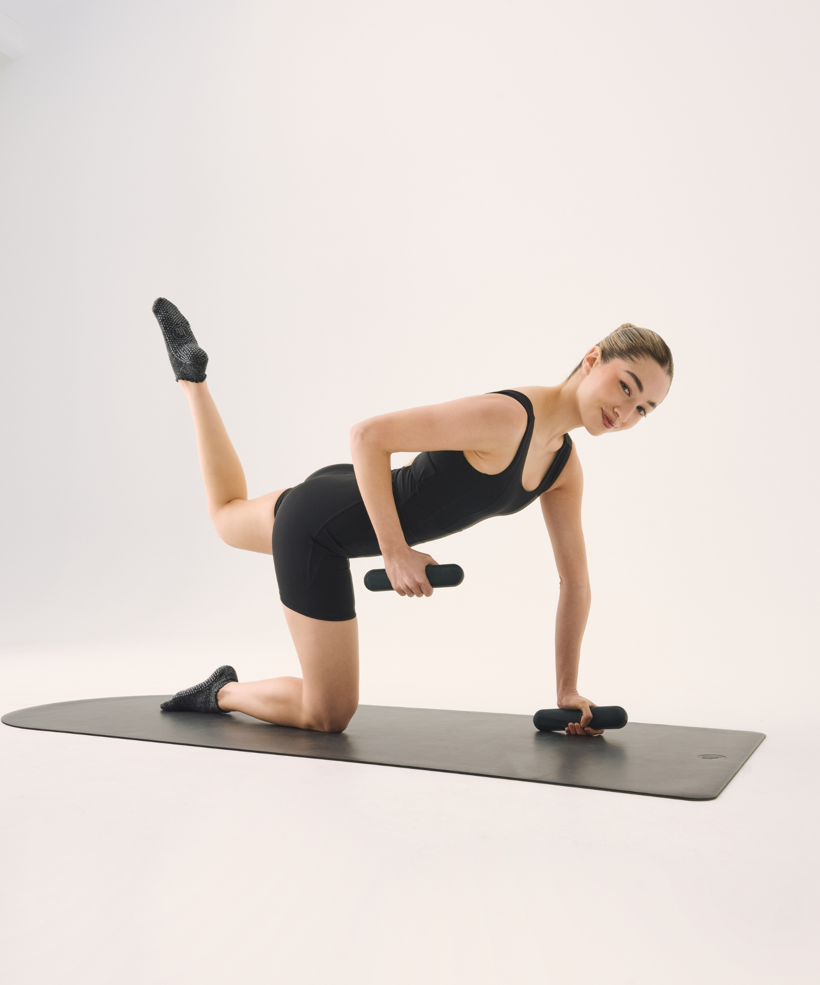 MoveActive - Vente Chaussettes – femme - Chaussettes classiques à taille basse antidérapantes - Black Sparkle Frill3