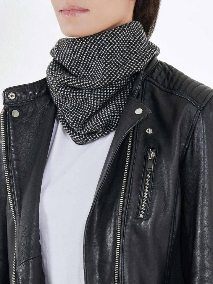 Kvinders Cashmere Puppytooth hals tørklæde for engroshandel hos MaisonCashmere