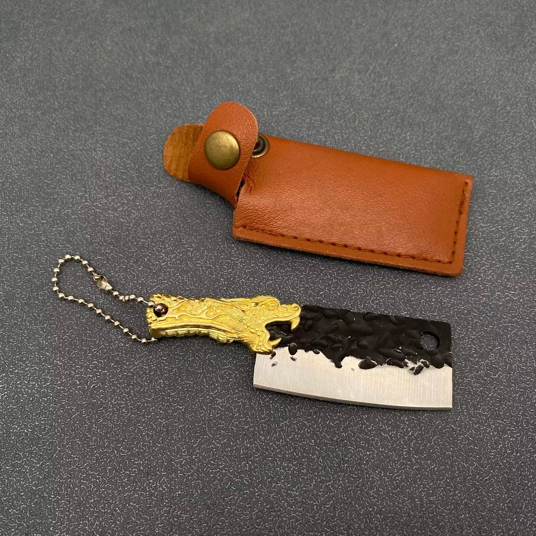 Mio Queena - Vente Couteau de poche/étui - Couteau en acier inoxydable avec manche en forme de tête de dragon et émail, avec étuis2