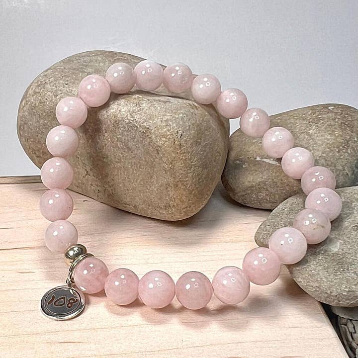 One Zero Eight – Großhandel Perlenarmband – 8 mm Rosenquarz-Mala-Armband