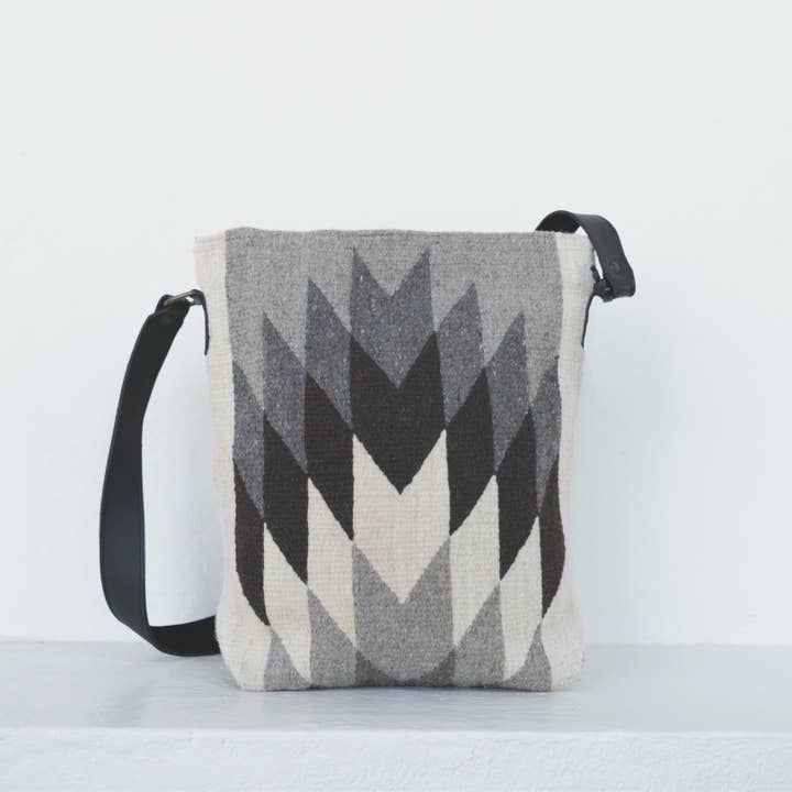 AMASOUK - Wholesale Shoulder Bag - Women's - Yalitza Shoulder Bag
