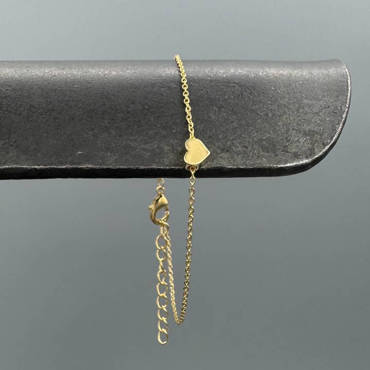 Bracciale Petite Heart per la vendita all'ingrosso da parte di Something Silver