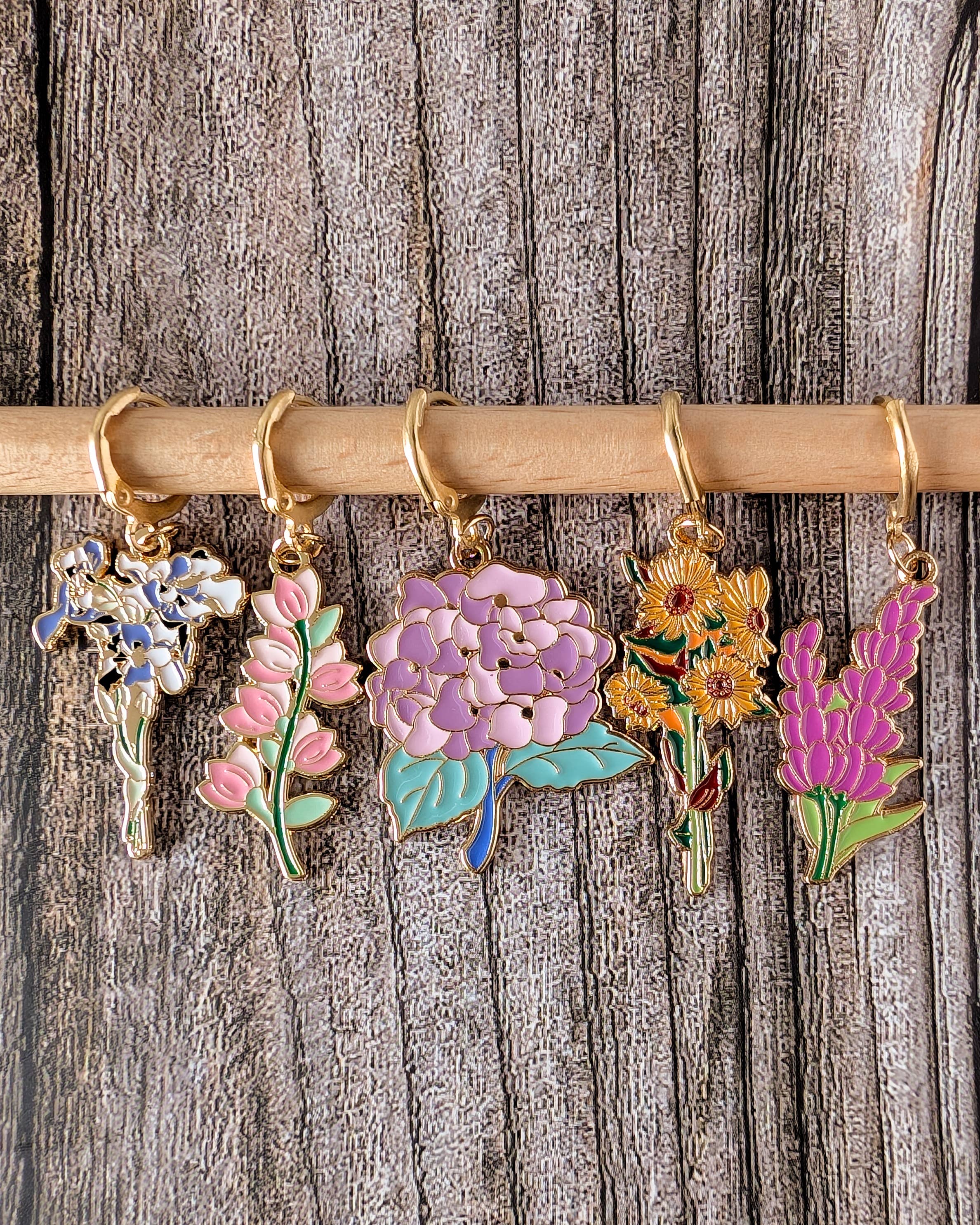 Hello Kim - Kim Chui - Wholesale Knitting/Crochet Supplies - Fleuri #2 - Removable stitch markers10