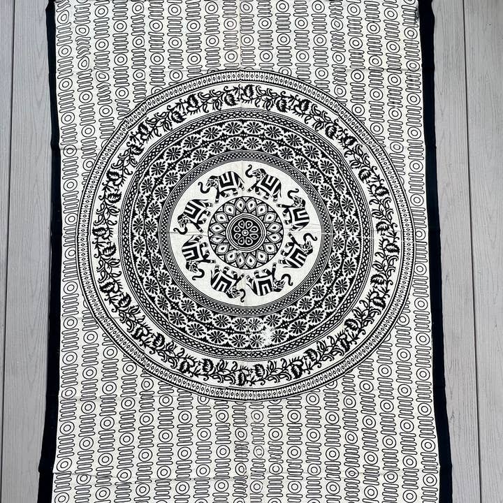 Lungta Imports - Vente Tapisserie/textile - Tapisserie Mandala Eléphant 80"X50" Blanc21