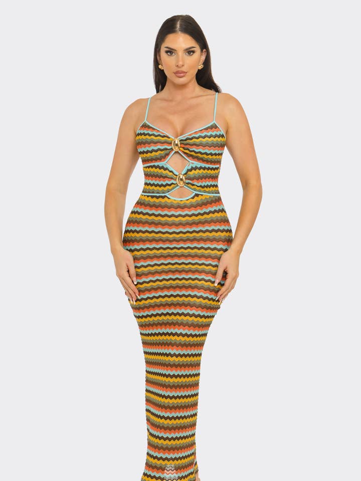 Robe Missoni en crochet à rayures avec découpe frontale ornée d’un bijou pour la vente par Julia by LoveJ