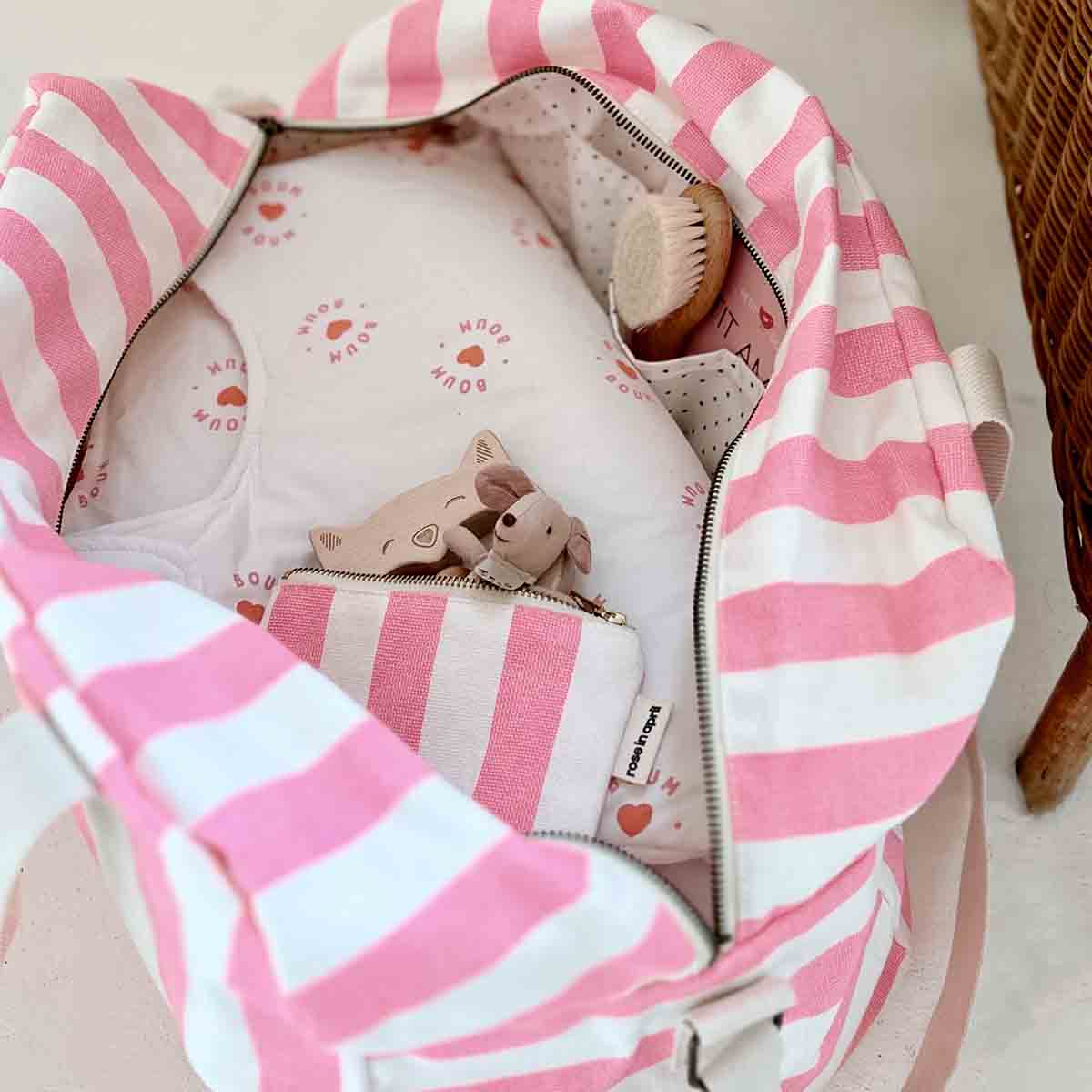 ROSA NEÓN Bolso pañalera Raphael - Bolsa de fin de semana a rayas rosa neón de venta al por mayor en Faire6