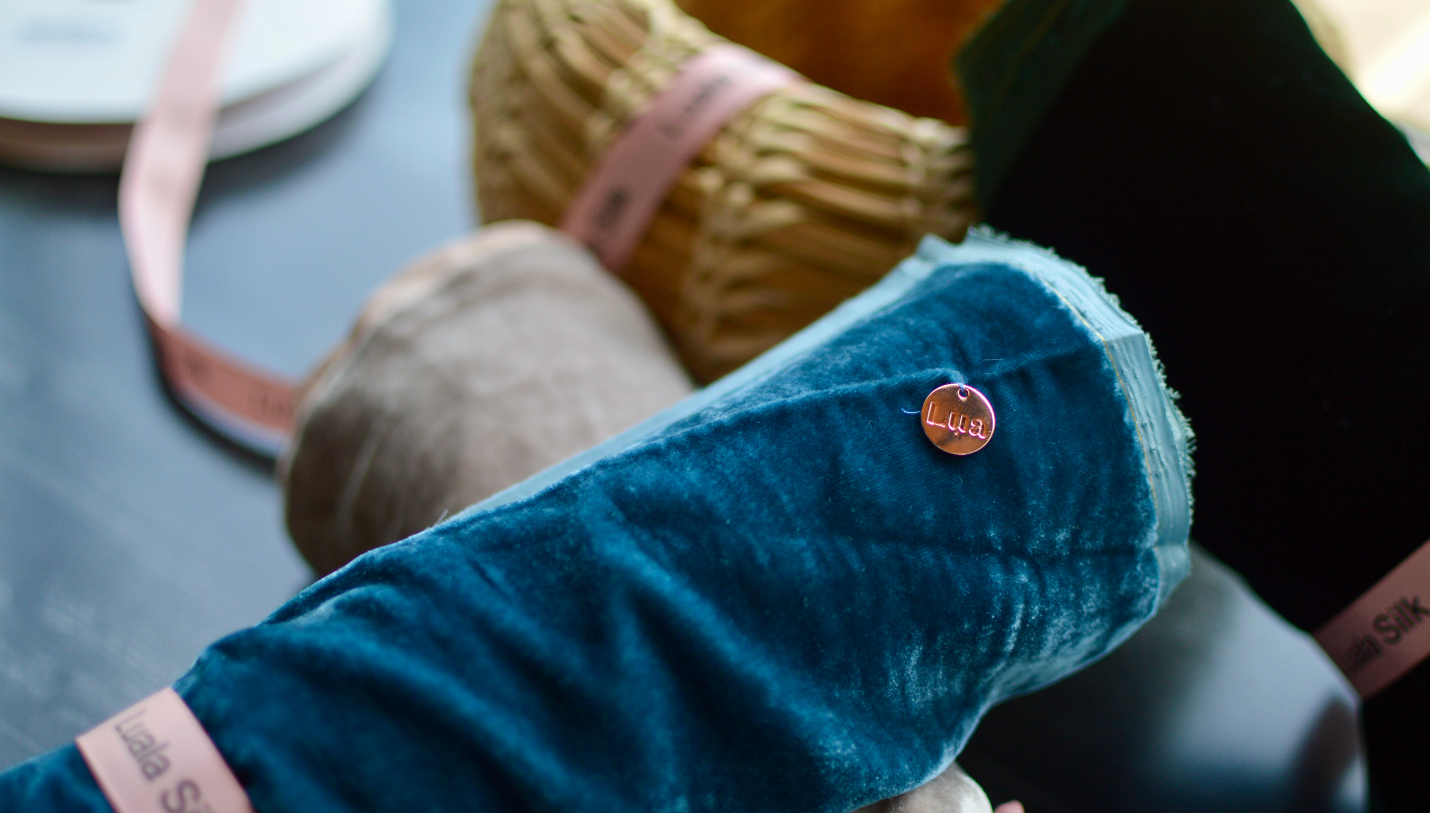 Luala Silk - Wholesale Dekbedovertrek - Stof per meter – zijde fluweel stof groothandel9